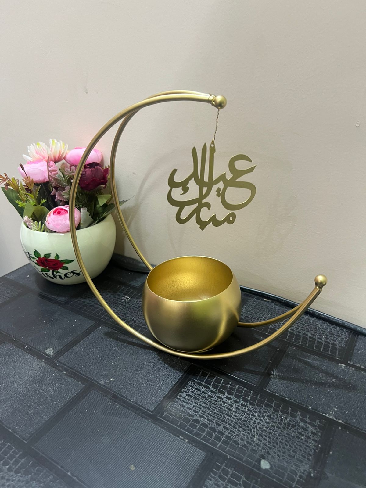 Royal Golden Flower Vase For Gifting & Multipurpose Use As Table Decor / Planter / Showpiece | RAMADAN GIFT | MUSLIM RAMADAN | EID GIFT  | CHRISTMAS DECORATION FOR HOME DECOR (no flowers )